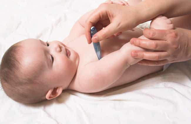 checking child temperature properly