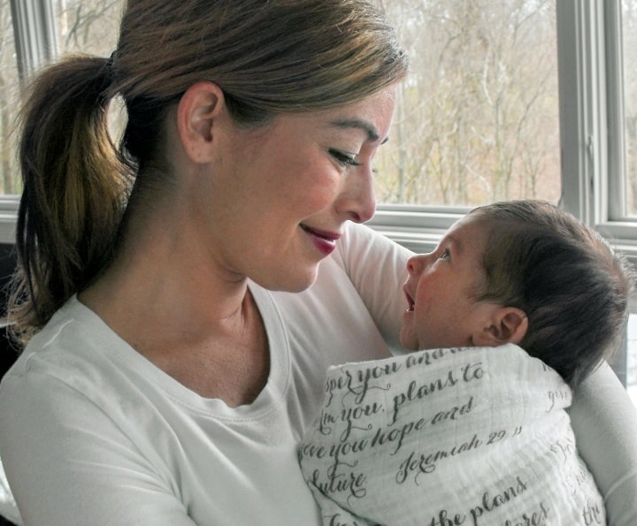 The Best Ways to Interact with a Newborn
