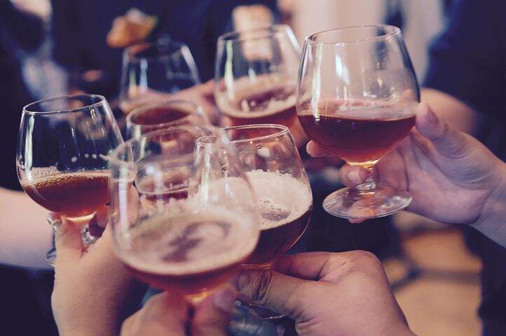 How to manage drinking while breastfeeding