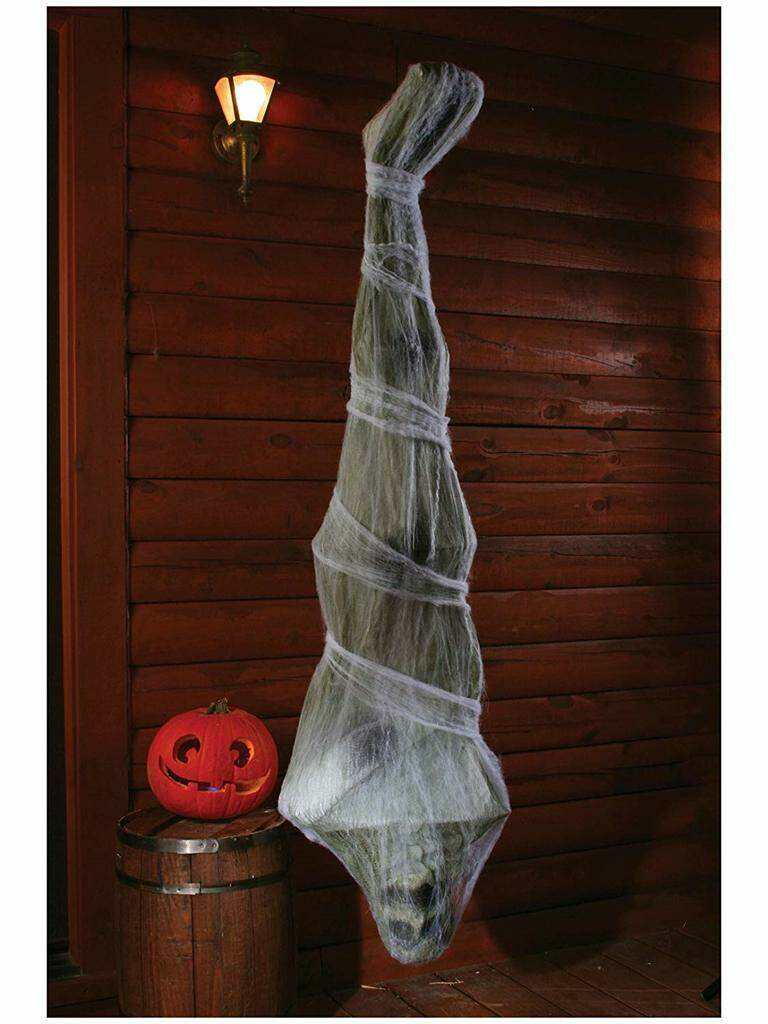 spooky hanging corpse halloween decoration