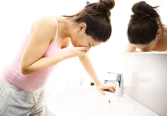 early signs of pregnancy - nauseous